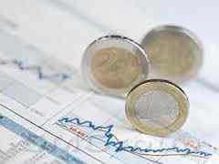 Евровалюта не успевает брать паузы и снижается