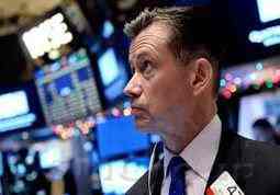 Инвесторы бегут от риска и на Западе и на Востоке