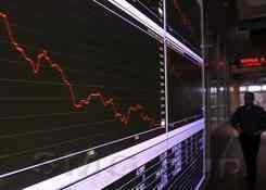 Тандем с нефтью сегодня оказал рублю медвежью услугу