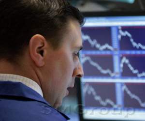 Сегодня ожидаем падение рубля против доллара и евро