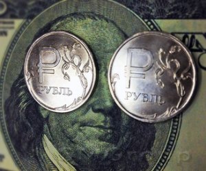 Над рублем сгустились факторы давления