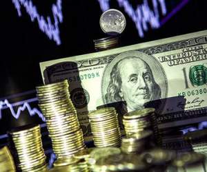 При текущих ценах на нефть доллар должен стоить 72-73 рублей При текущих ценах на нефть доллар должен стоить 72-73 рублей