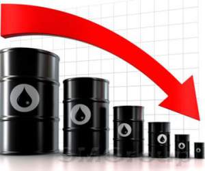 Нефть по инерции продолжает движение вниз