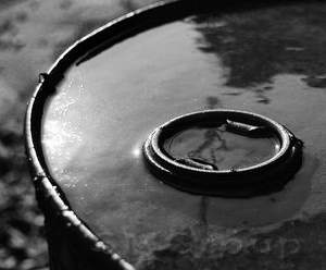 Цены на нефть после небольшого роста вернулись к снижению