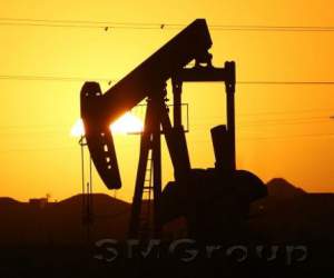 Котировки Brent удерживаются на плаву ожидая ограничения добычи