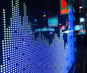 Падающая нефть окажет давление на российские активы