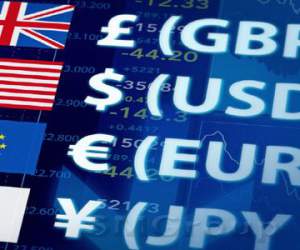 Курс доллара ослаб перед важными решениями по нефти