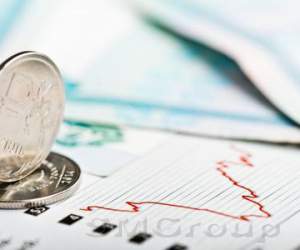 Курс рубля продолжает укрепление на Московской бирже