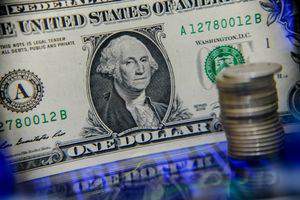 Победное шествие доллара, стойкость рубля и надежды 