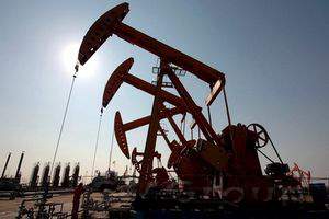 Курс нефти потерял около 3% по итогам месяца