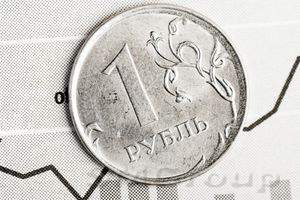 Волна продаж на нефтяном рынке обвалила курс рубля
