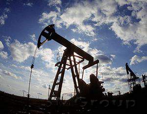 Курс нефти под давлением сланцевой добычи