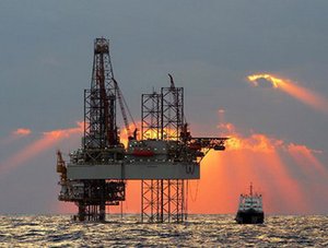 Цена нефти попала под влияние стихии в Мексиканском заливе