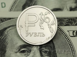 Рубль сумел укрепиться по отношению к евро и доллару