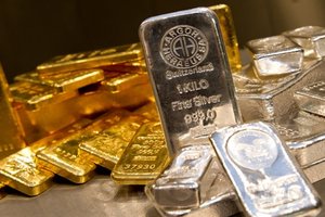 Ажиотаж на мировом рынке золота сменился продажами