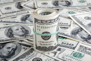 Доллар продолжает отыгрывать оптимизм Центробанка