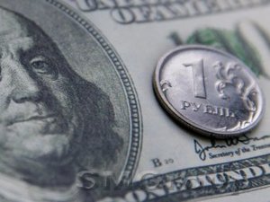 Курс рубля: Максимум месяца по USDRUB так и не обновлен