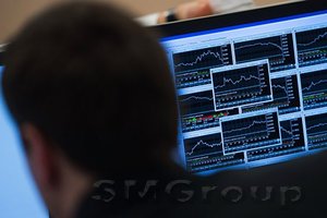 Торги на Московской бирже утром в среду проходят под знаком укрепления рубля