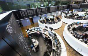 Мировые биржи: Главными событиями недели станут заседания Федрезерва и Банка Англии