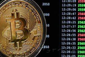 Биткоин вернулся к росту и достиг 8000$