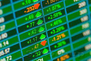 Нефтяной рынок в напряжении, акции нефтегазовых компаний под давлением