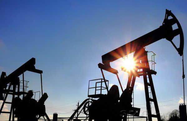 Курс нефти превысил отметку 64 доллара за баррель и продолжает рост