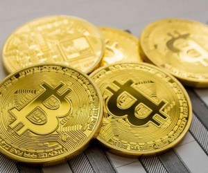 Курс Биткоина обвалился на 14% на рынке криптовалют паника