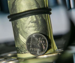 Рубль затаился, а нефть снова покупают Рубль затаился, а нефть снова покупают