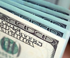 Падающий курс доллара стимулирует развивающиеся рынки