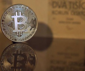 Курс биткоина сегодня вновь устремился к 10 000$, курсы криптовалют растут следом