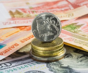 Курс доллара стабилен по отношению к рублю
