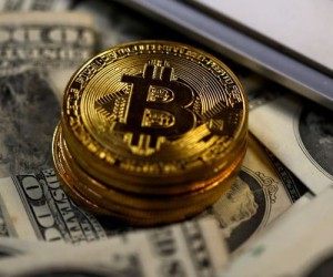 Биткоин: Крупные инвесторы скупают криптовалюту на падении