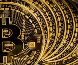 Биткоин продолжит удерживать психологически значимый уровень в 10 тысяч долларов Биткоин продолжит удерживать психологически значимый уровень в 10 тысяч долларов