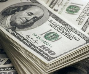 Курс доллара по расчетам на «на завтра» вырос до 56,33 рублей, евро упал на 9 копеек Курс доллара по расчетам на «на завтра» вырос до 56,33 рублей, евро упал на 9 копеек