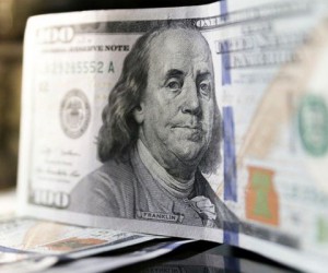 Курс доллара уверенно держится перед оглашением решения ФРС по ставке Курс доллара уверенно держится перед оглашением решения ФРС по ставке