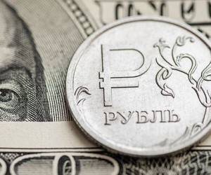 Рост курса рубля сдерживает геополитика