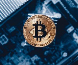 Курс Биткоина начал пятницу с роста на 5.50% превысив 11 000$