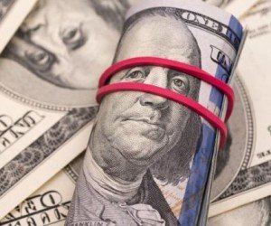 Курс доллара поддерживает масштабное размещение гособлигаций США