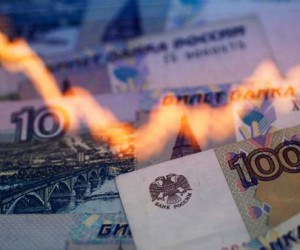 Неопределенность на мировых рынках и ожидание новых санкций ослабляют рубль Неопределенность на мировых рынках и ожидание новых санкций ослабляют рубль