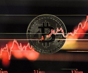 Курс Bitcoin подскочил на спекуляциях Курс Bitcoin подскочил на спекуляциях