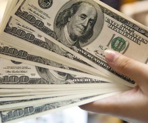 Курс доллара США не перестает расти четвертую неделю подряд Курс доллара США не перестает расти четвертую неделю подряд