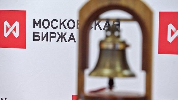 Дорогая нефть не помогла российскому рынку выбраться из минуса