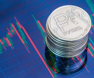Рубль падает, ситуация на рынке нефти остается напряженной Рубль падает, ситуация на рынке нефти остается напряженной