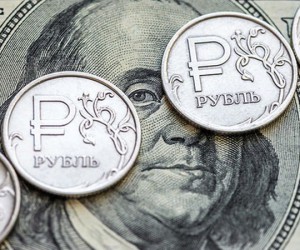 Рубль укрепился перед встречей Трампа и Путина Рубль укрепился перед встречей Трампа и Путина