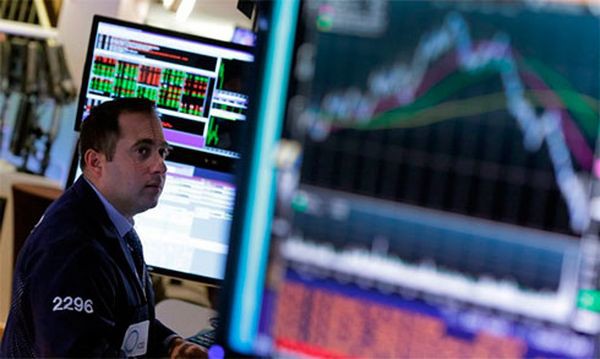 Фондовый рынок США потеряет 1,5-2% из-за торгового конфликта с Китаем