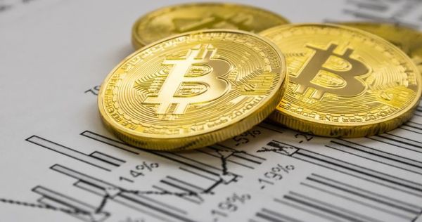 Курс биткоина вырвался выше 8000 долларов, эксперт назвал причины