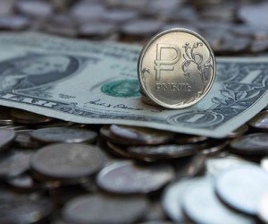Рубль стойко переносит продажи на нефтяном рынке Рубль стойко переносит продажи на нефтяном рынке