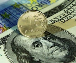 Курс рубля в последний день недели может еще упасть
