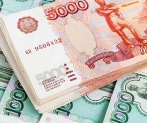 Курс рубля продолжает падение на санкционной тематике