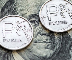 Доллар сегодня растет, рубль под давлением турецкой лиры